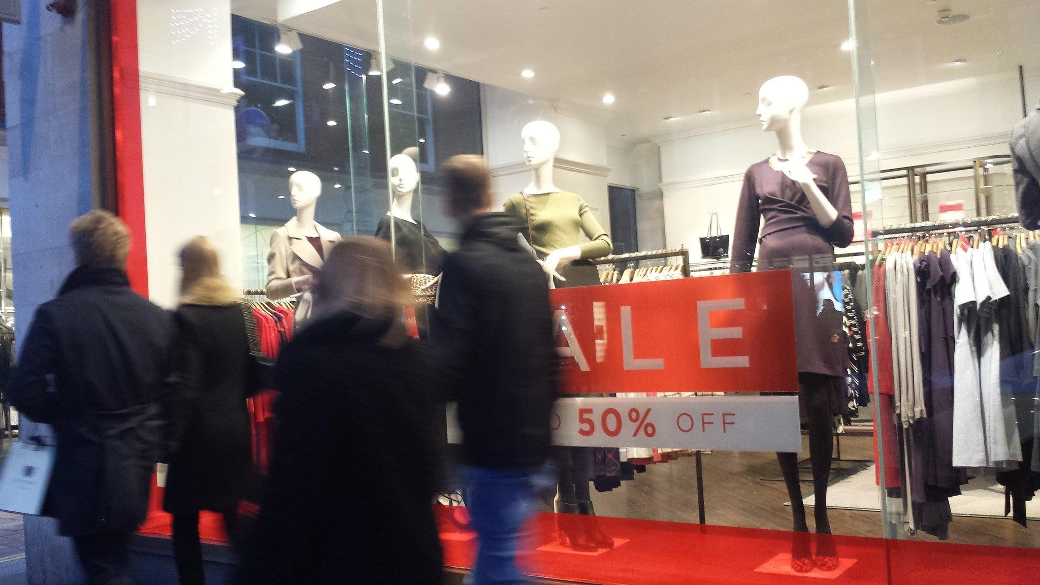 세일과 행사의 시대